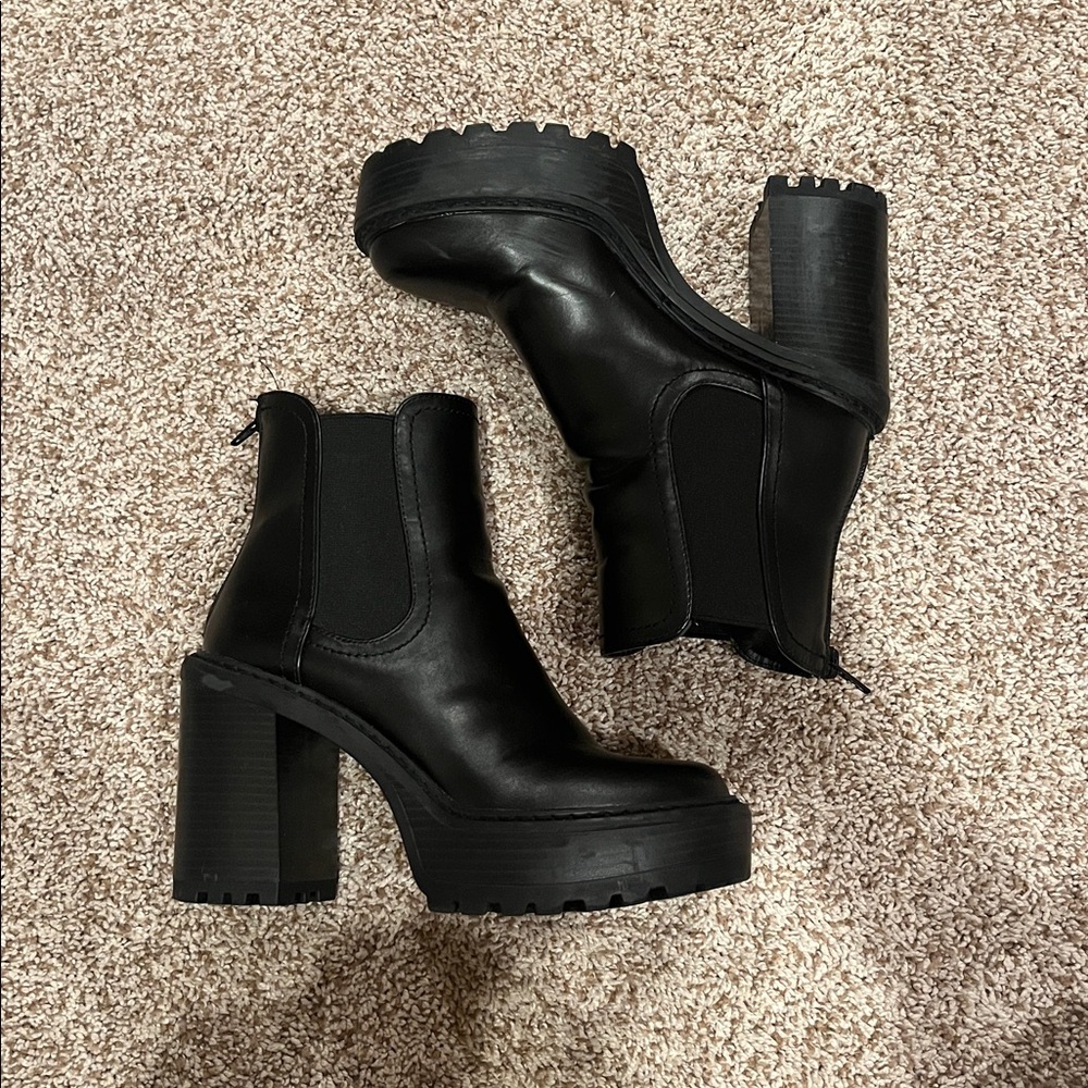 Madden Girl Platform boots